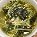 emiiem's cooksnap of when they made 簡単♡わかめと水菜のガーリックスープ.