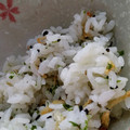 あゆたっくん's cooksnap of when they made 桜えびと青のりと白ごまのおにぎり.
