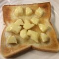 ベティ３'s cooksnap of when they made 簡単＊サックサク＊あまいちーずトースト.