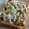 猫柳商店's cooksnap of when they made ちくわのトーストお好み焼き味.