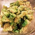喜八＆Hacchi's cooksnap of when they made ビールに♡ワインに♡超簡単アボたくサラダ.