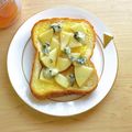 キンプリ's cooksnap of when they made りんごブルーチーズ蜂蜜トースト.