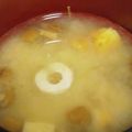 ヨシヨッシー's cooksnap of when they made なめこと竹輪の味噌汁.