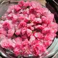 ayusキッチン's cooksnap of when they made 桜の花で♡簡単桜の塩漬け.
