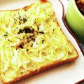 chako106HM's cooksnap of when they made 新玉ネギとじゃこのチーズトースト.