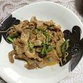 chi−ちゃん's cooksnap of when they made 減塩 豚と春菊のにんにく醬油炒め.