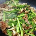 ぢゅんBooo's cooksnap of when they made 豚肉とかぶの葉のにんにく炒め.