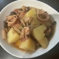 ＭＩ−ＳＡＮ's cooksnap of when they made 「おうち居酒屋」イカとゴロッとじゃが芋煮.
