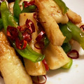 はなのかくめいじ's cooksnap of when they made 簡単♪ちくわとピーマンの青椒肉絲風.