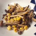ベティ３'s cooksnap of when they made 時短！しめじとコーンのバター醤油炒め.