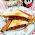 在宅勤務のおじさん's cooksnap of when they made 簡単ソーセージを使ったホットサンド.