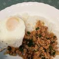 kazpe's cooksnap of when they made お昼にチャチャっと ガパオライス.