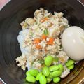 みんみのキッチン's cooksnap of when they made 味噌仕立て＊卵と鶏ひき肉の三色そぼろ丼.