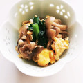 ちゃこ38914's cooksnap of when they made 舞茸とえのきと卵とニラ.