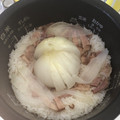 Tomotabi's cooksnap of when they made 丸ごと新玉ねぎとベーコンの炊き込みごはん.