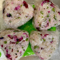 にこちゃんち's cooksnap of when they made 大葉 と しば漬け の おにぎり.