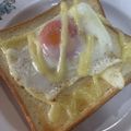 ことわんたん's cooksnap of when they made 朝食☆ラピュタ風とろーり玉子のトースト.