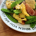 ざんじ's cooksnap of when they made 絹さやとソーセージの玉子炒め.