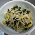 由芽15's cooksnap of when they made レンジで1分！ワカメと油揚げの甘辛☆弁当.