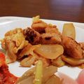 チコリママ's cooksnap of when they made 鶏肉と新玉ねぎと春キャベツの味噌炒め.