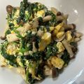 ＭＩ−ＳＡＮ's cooksnap of when they made ほうれん草としめじ、玉子で炒めチャイナ。.