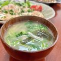 Superlittleboo's cooksnap of when they made 収穫した豆苗さんのお味噌汁.