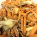 お料理勉強中、、's cooksnap of when they made にんじんと舞茸のバター醤油炒め.
