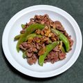 ざりがにサラダ's cooksnap of when they made スナップエンドウとクルミと牛肉の炒め物.