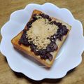 和☆2049's cooksnap of when they made おはぎ気分な餡子きな粉トースト.