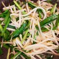 春風桃之介's cooksnap of when they made もやしとニラのひき肉炒め.