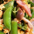 みや☆☆☆'s cooksnap of when they made 豆苗としめじとスナップエンドウの彩り炒め.