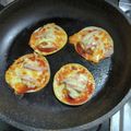 湧麻パパ's cooksnap of when they made ピザ　簡単　餃子の皮　フライパン.