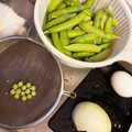大阪のちゃーちゃん's cooksnap of when they made 簡単♪うすいえんどうと新玉葱の卵とじ.