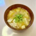 azbjbn's cooksnap of when they made 豆腐と玉ねぎの味噌汁.