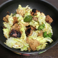 ひまわり慶子's cooksnap of when they made 鶏肉と厚揚げとキャベツのガリバタ醤油炒め.
