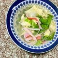ふたごゆき's cooksnap of when they made レタスとカニカマで♪生姜入り中華風スープ.