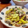 Superlittleboo's cooksnap of when they made ズッキーニときのこの炒め　애호박버섯볶음.