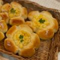 たべものにっき　tabemono's cooksnap of when they made 簡単！菓子パン用お花パン＊母の日父の日.
