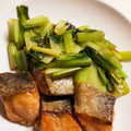 さちぶた♪'s cooksnap of when they made 簡単！銀鮭ムニエルと小松菜の醤油炒め.