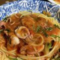 ちかごろ大豆's cooksnap of when they made イカ&玉葱のワンパン*トマトソースパスタ.