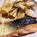 m11m11's cooksnap of when they made 簡単鮭のムニエルとエリンギバター醤油炒め.