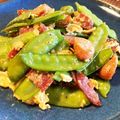 さと625's cooksnap of when they made 絹さやとベーコン(ウインナー)の卵炒め.