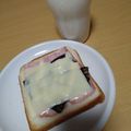 よちりん's cooksnap of when they made ベーコン海苔チーズトースト.