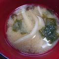ヒヨコマメ☆'s cooksnap of when they made わかめときのこのお味噌汁.