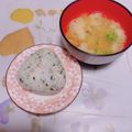 みぽぽ37's cooksnap of when they made お茶漬け海苔とわかめのおにぎり.