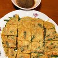 春風桃之介's cooksnap of when they made 米粉でチヂミ.