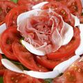 《hitomi》's cooksnap of when they made 母の日、パーティーに、お花トマトサラダ.