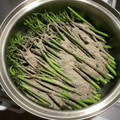 四児のハハ's cooksnap of when they made 本物の灰deわらびのあくぬき.