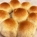 レインボー主婦's cooksnap of when they made HBでふわっふわ♡ミルク紅茶のちぎりパン.
