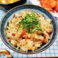 在宅勤務のおじさん's cooksnap of when they made 旦那絶賛★塩鮭としめじの炊き込みご飯.